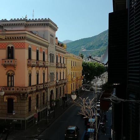 Appartamento Saragone Σαλέρνο Εξωτερικό φωτογραφία