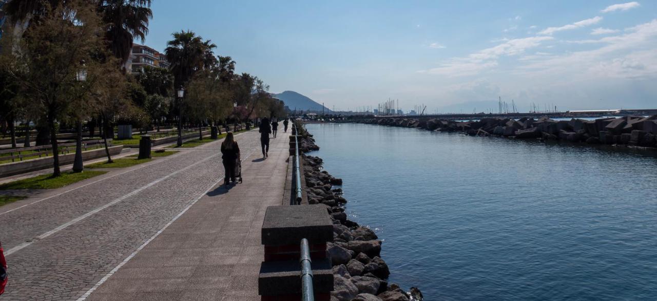 Appartamento Saragone Σαλέρνο Εξωτερικό φωτογραφία